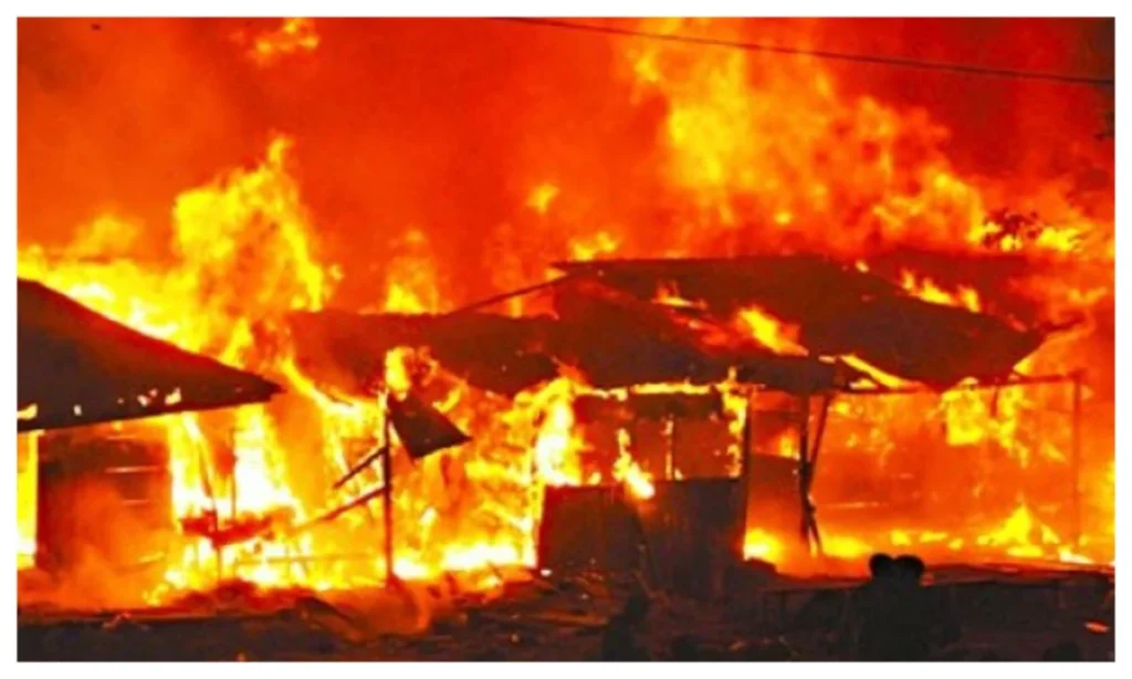Lagos Fire Destroy Goods Worth Millions of Naira iIn Ikorodu, Surulere